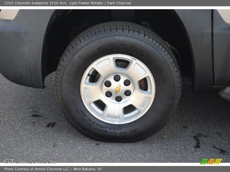 Light Pewter Metallic / Dark Charcoal 2003 Chevrolet Avalanche 1500 4x4