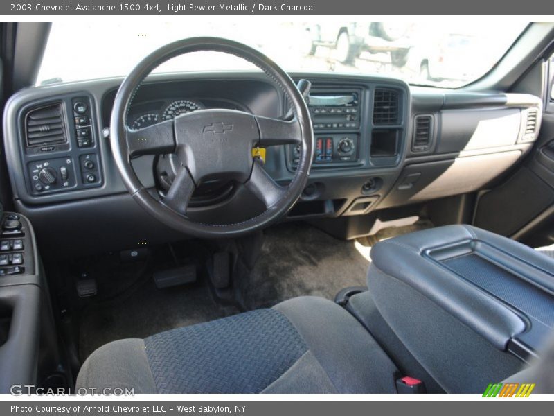 Light Pewter Metallic / Dark Charcoal 2003 Chevrolet Avalanche 1500 4x4