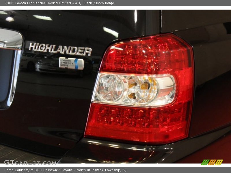 Black / Ivory Beige 2006 Toyota Highlander Hybrid Limited 4WD