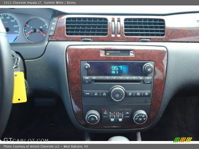 Summit White / Ebony 2011 Chevrolet Impala LT
