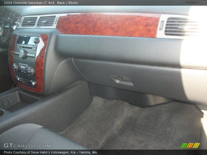 Black / Ebony 2009 Chevrolet Suburban LT 4x4
