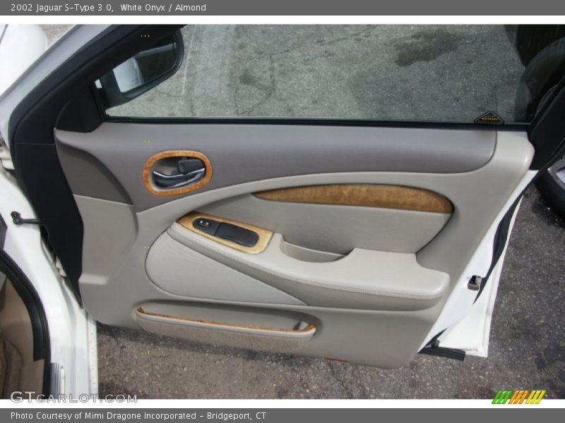 White Onyx / Almond 2002 Jaguar S-Type 3.0