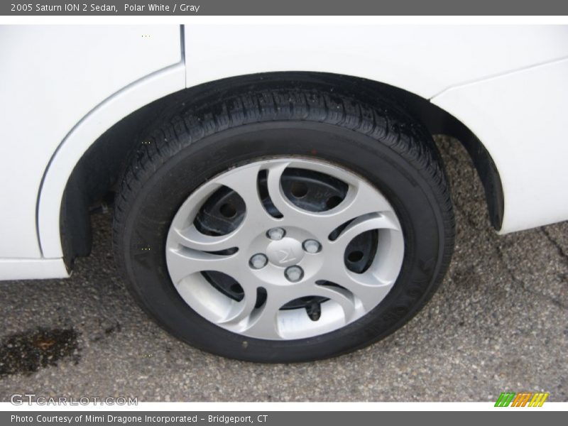 Polar White / Gray 2005 Saturn ION 2 Sedan