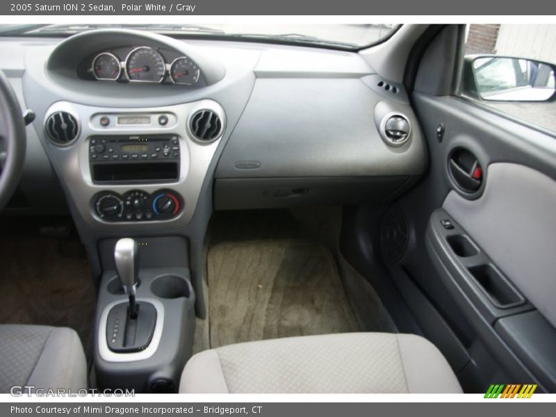 Dashboard of 2005 ION 2 Sedan