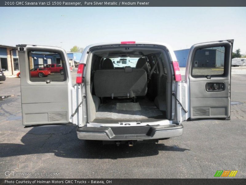 Pure Silver Metallic / Medium Pewter 2010 GMC Savana Van LS 1500 Passenger