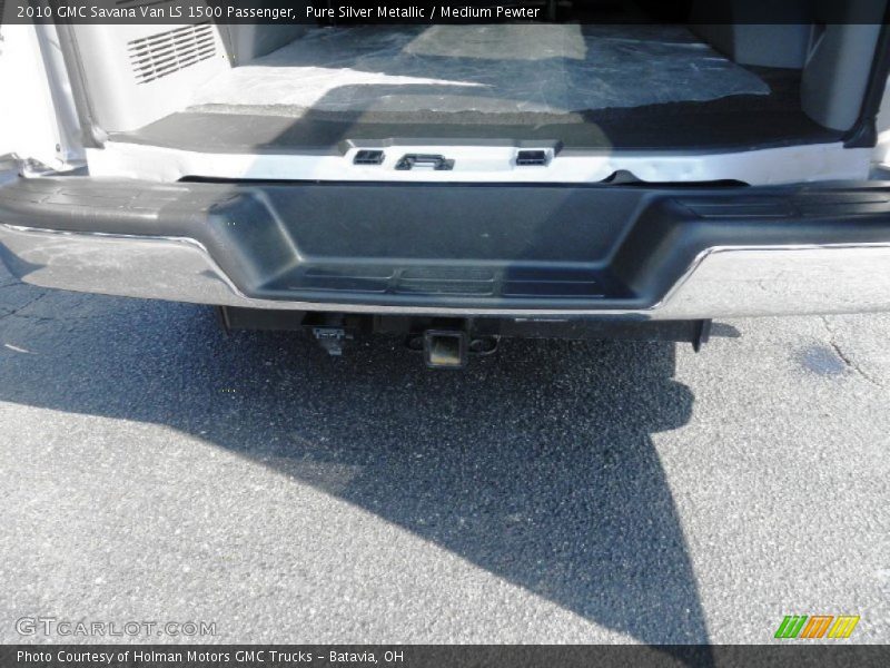 Pure Silver Metallic / Medium Pewter 2010 GMC Savana Van LS 1500 Passenger