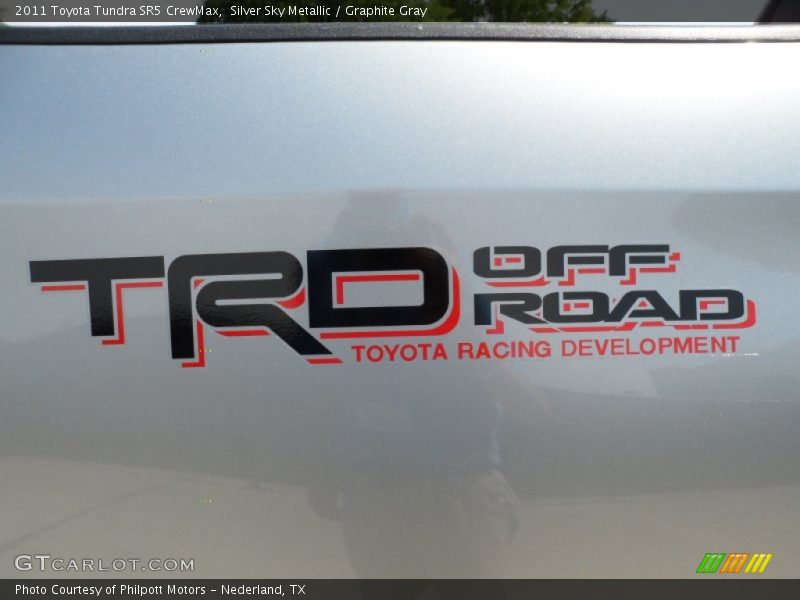 Silver Sky Metallic / Graphite Gray 2011 Toyota Tundra SR5 CrewMax