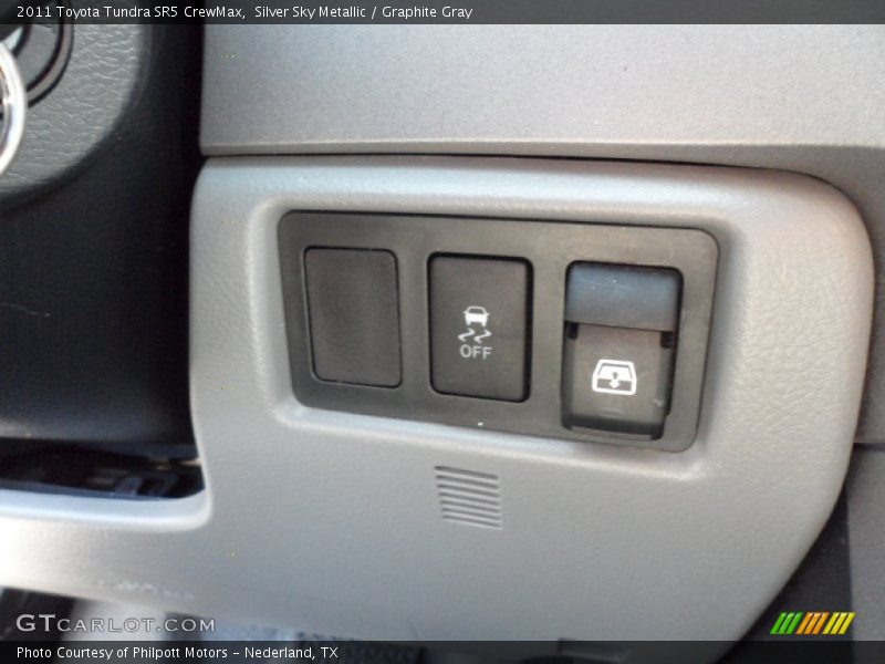 Silver Sky Metallic / Graphite Gray 2011 Toyota Tundra SR5 CrewMax
