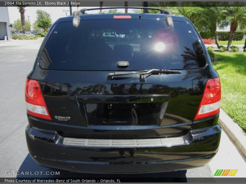 Ebony Black / Beige 2004 Kia Sorento LX