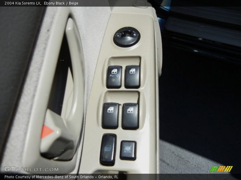 Ebony Black / Beige 2004 Kia Sorento LX