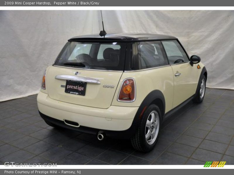 Pepper White / Black/Grey 2009 Mini Cooper Hardtop