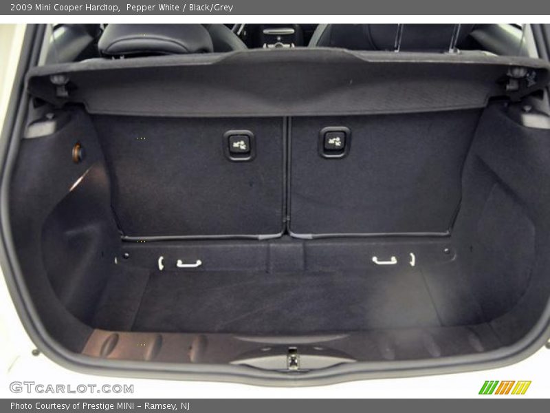 Pepper White / Black/Grey 2009 Mini Cooper Hardtop