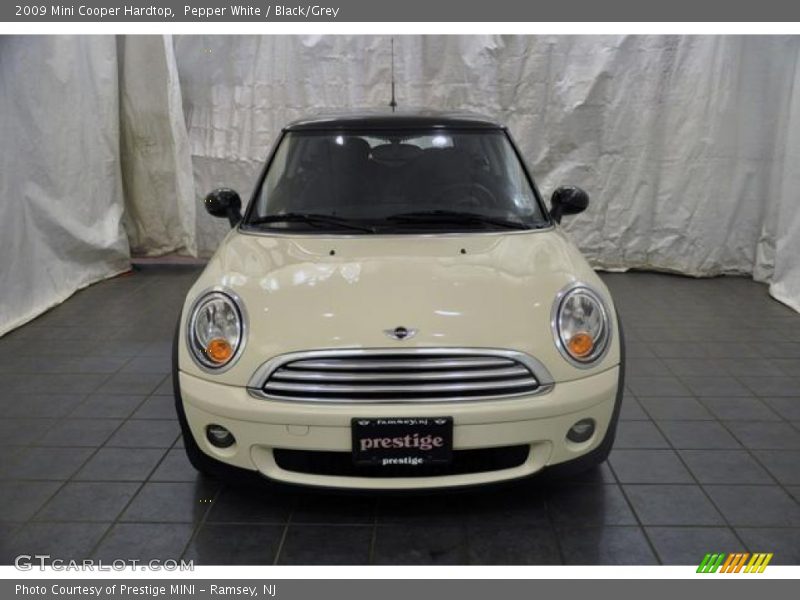 Pepper White / Black/Grey 2009 Mini Cooper Hardtop