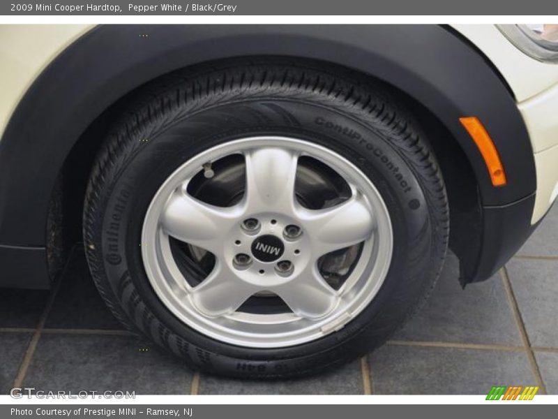 Pepper White / Black/Grey 2009 Mini Cooper Hardtop