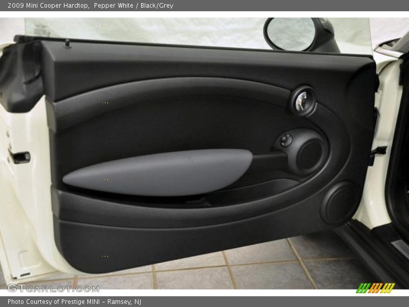 Pepper White / Black/Grey 2009 Mini Cooper Hardtop
