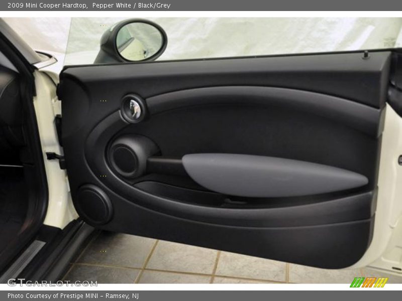 Pepper White / Black/Grey 2009 Mini Cooper Hardtop