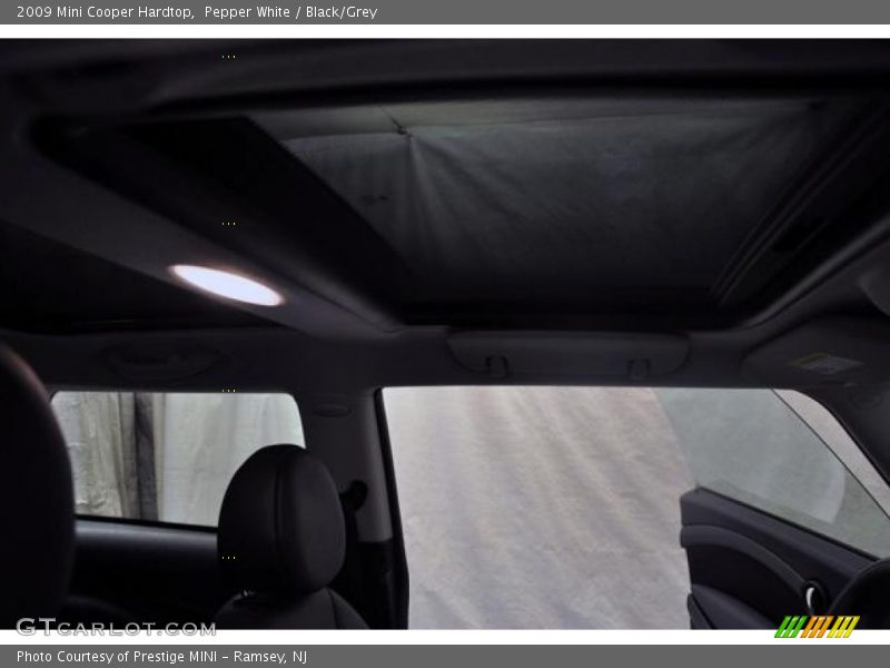Pepper White / Black/Grey 2009 Mini Cooper Hardtop