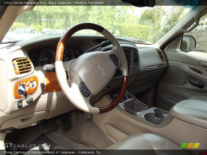 Black Clearcoat / Medium Parchment 2001 Lincoln Navigator 4x4