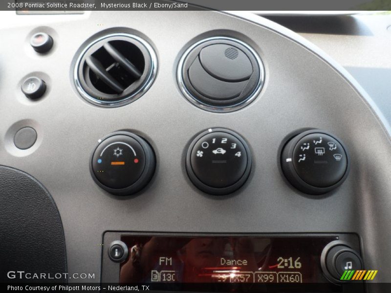 Controls of 2008 Solstice Roadster