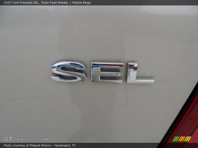 Dune Pearl Metallic / Pebble Beige 2007 Ford Freestyle SEL