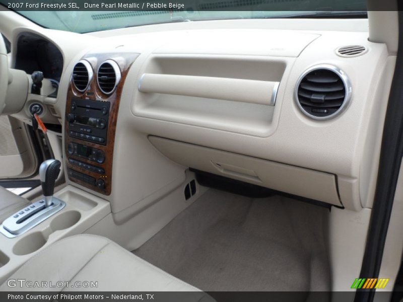 Dune Pearl Metallic / Pebble Beige 2007 Ford Freestyle SEL