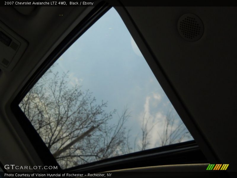 Black / Ebony 2007 Chevrolet Avalanche LTZ 4WD