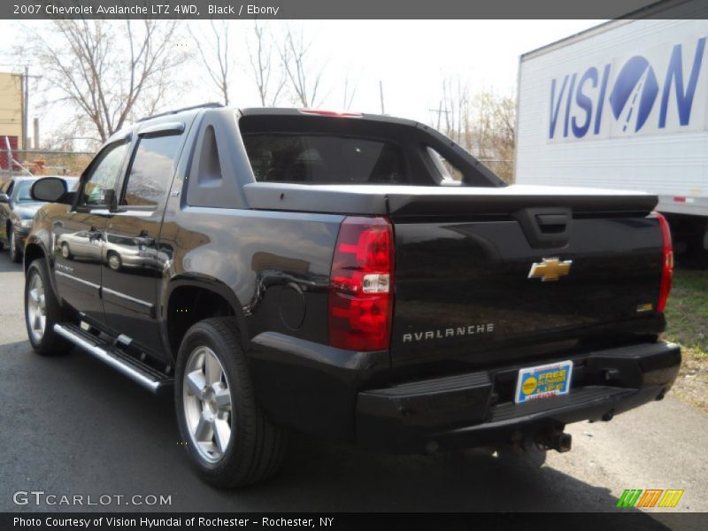 Black / Ebony 2007 Chevrolet Avalanche LTZ 4WD
