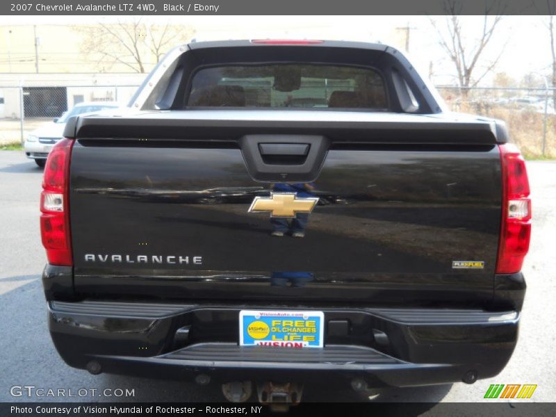 Black / Ebony 2007 Chevrolet Avalanche LTZ 4WD