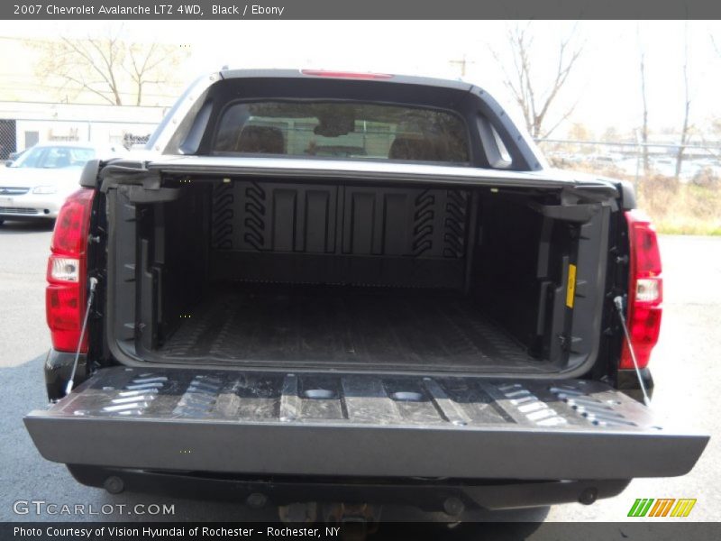 Black / Ebony 2007 Chevrolet Avalanche LTZ 4WD
