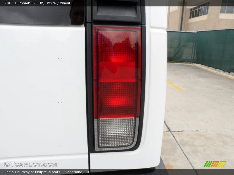 White / Wheat 2005 Hummer H2 SUV