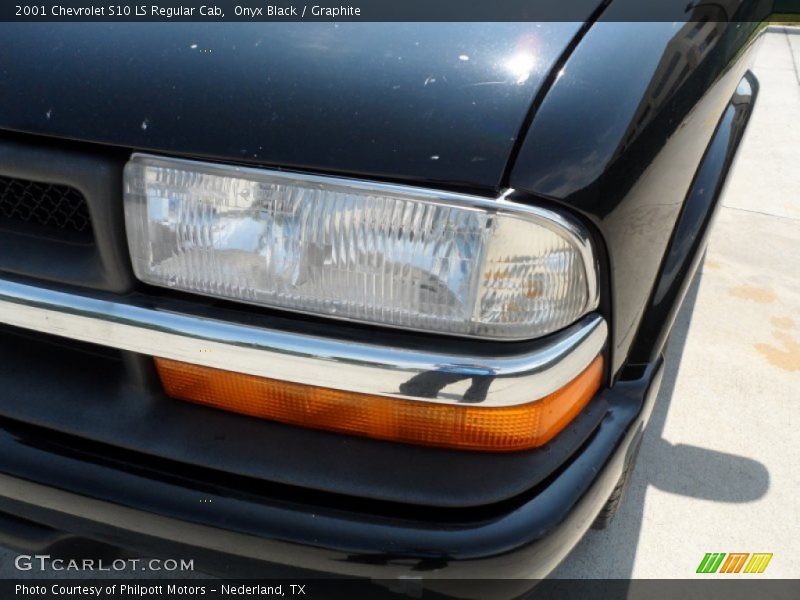 Onyx Black / Graphite 2001 Chevrolet S10 LS Regular Cab
