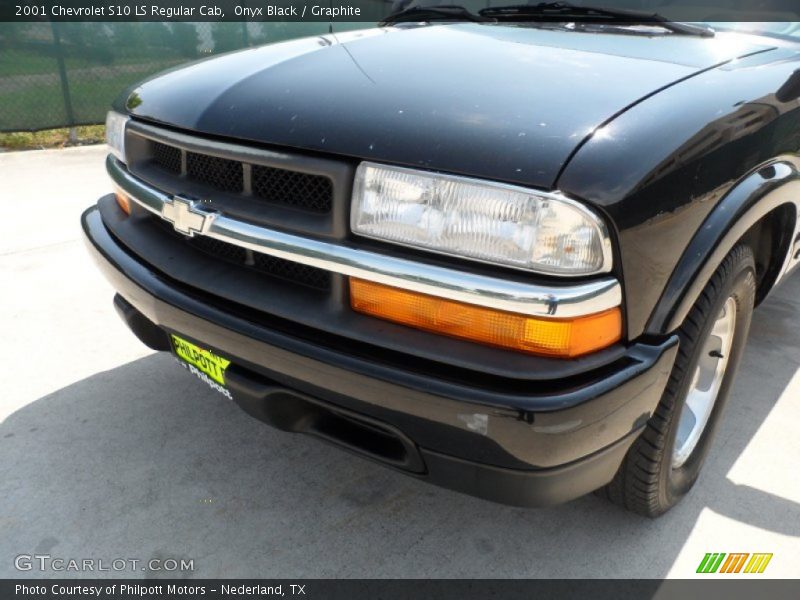 Onyx Black / Graphite 2001 Chevrolet S10 LS Regular Cab