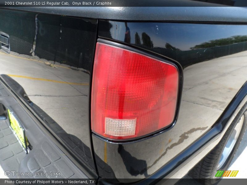 Onyx Black / Graphite 2001 Chevrolet S10 LS Regular Cab