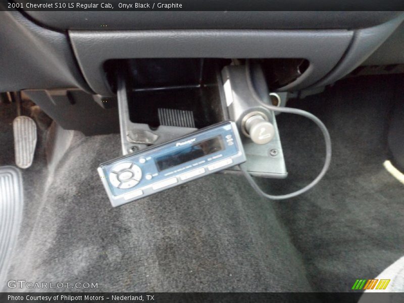 Onyx Black / Graphite 2001 Chevrolet S10 LS Regular Cab