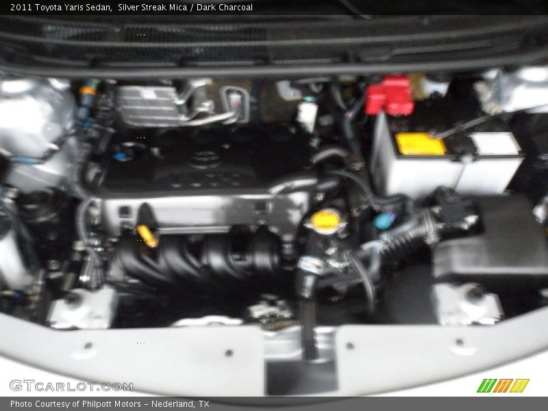 Silver Streak Mica / Dark Charcoal 2011 Toyota Yaris Sedan