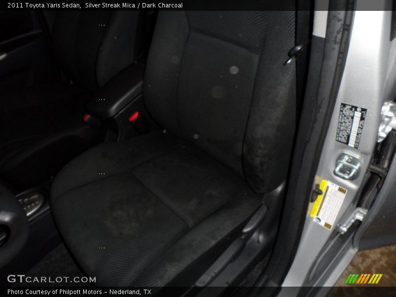 Silver Streak Mica / Dark Charcoal 2011 Toyota Yaris Sedan