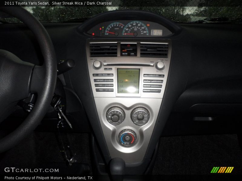 Silver Streak Mica / Dark Charcoal 2011 Toyota Yaris Sedan