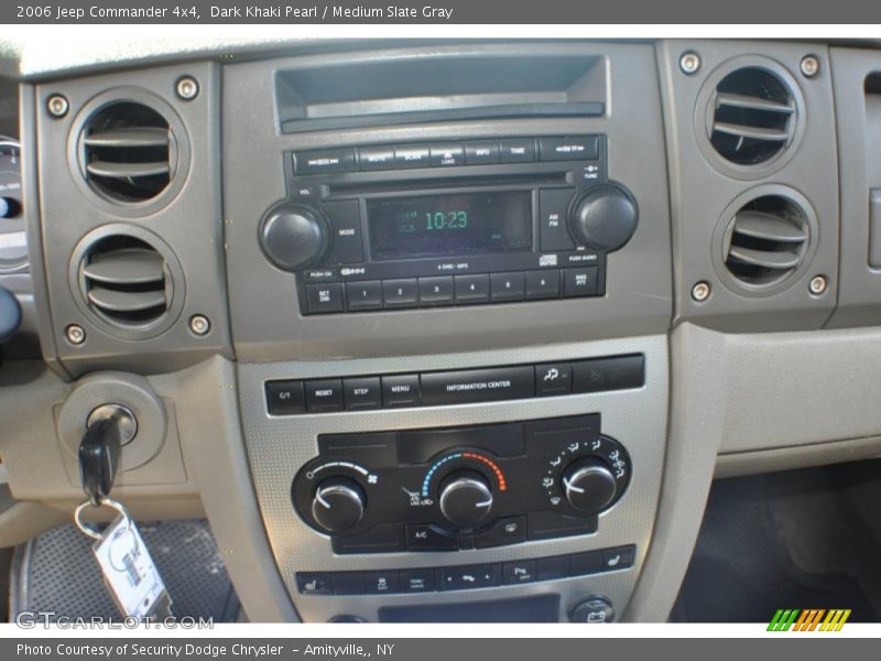 Dark Khaki Pearl / Medium Slate Gray 2006 Jeep Commander 4x4