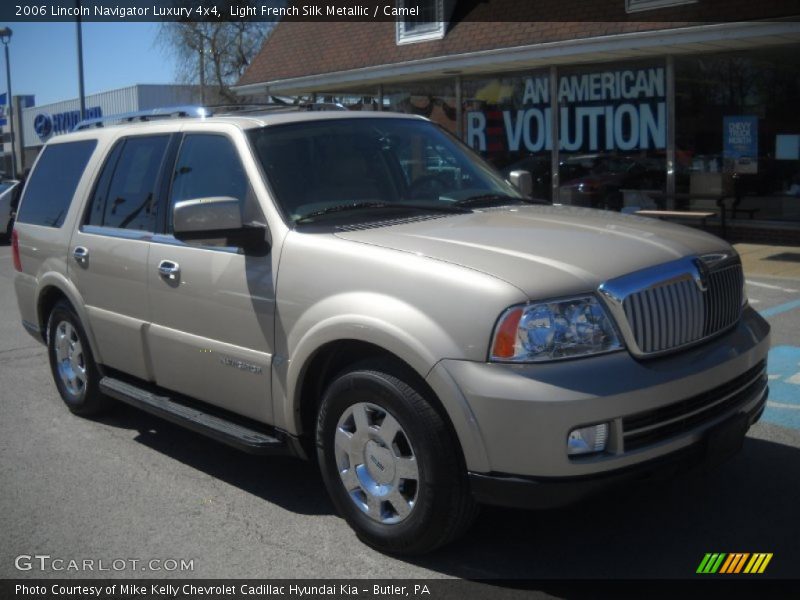Light French Silk Metallic / Camel 2006 Lincoln Navigator Luxury 4x4