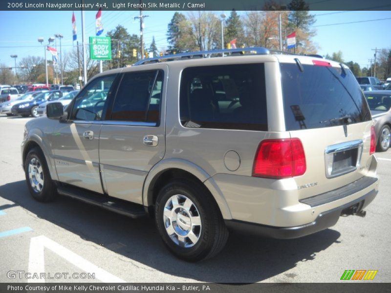 Light French Silk Metallic / Camel 2006 Lincoln Navigator Luxury 4x4