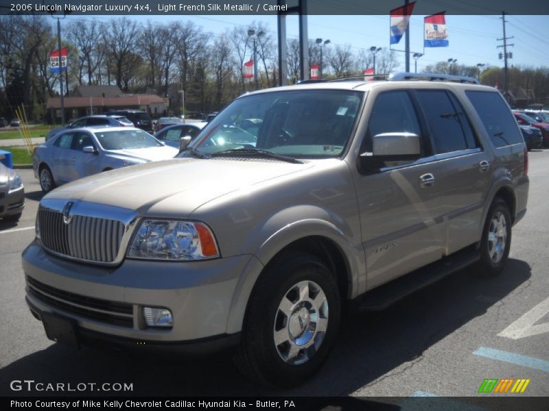 Light French Silk Metallic / Camel 2006 Lincoln Navigator Luxury 4x4