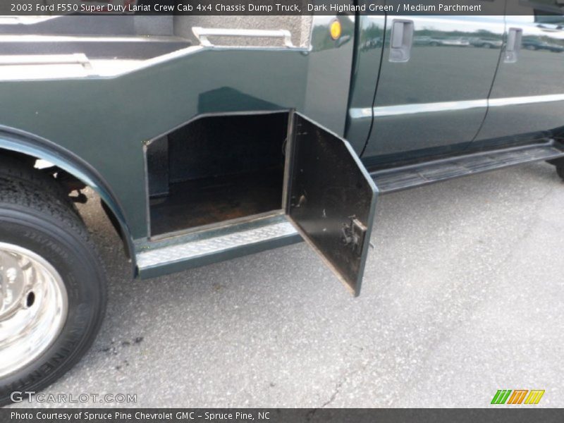 Dark Highland Green / Medium Parchment 2003 Ford F550 Super Duty Lariat Crew Cab 4x4 Chassis Dump Truck