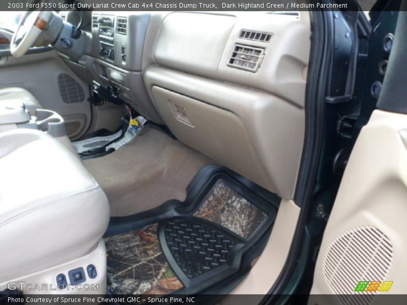 Dark Highland Green / Medium Parchment 2003 Ford F550 Super Duty Lariat Crew Cab 4x4 Chassis Dump Truck