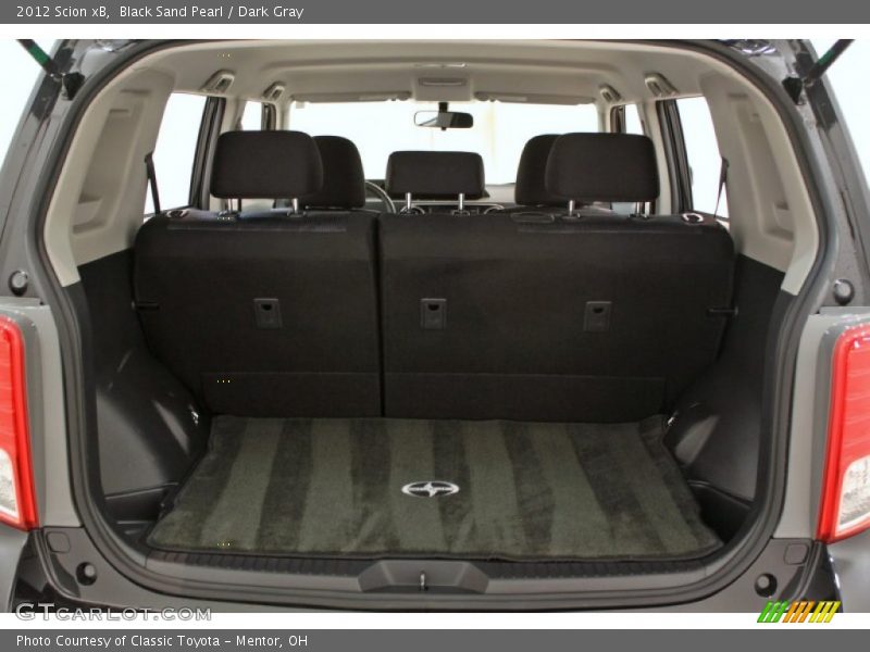  2012 xB  Trunk