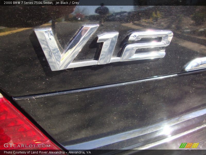  2000 7 Series 750iL Sedan Logo
