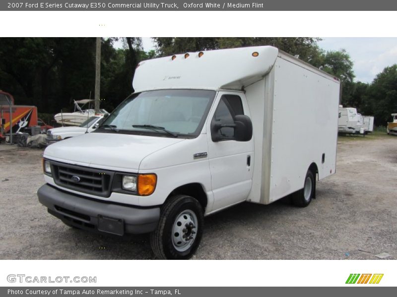 Oxford White / Medium Flint 2007 Ford E Series Cutaway E350 Commercial Utility Truck