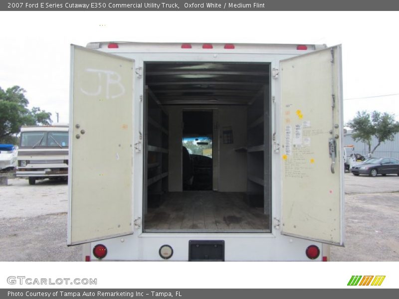 Oxford White / Medium Flint 2007 Ford E Series Cutaway E350 Commercial Utility Truck