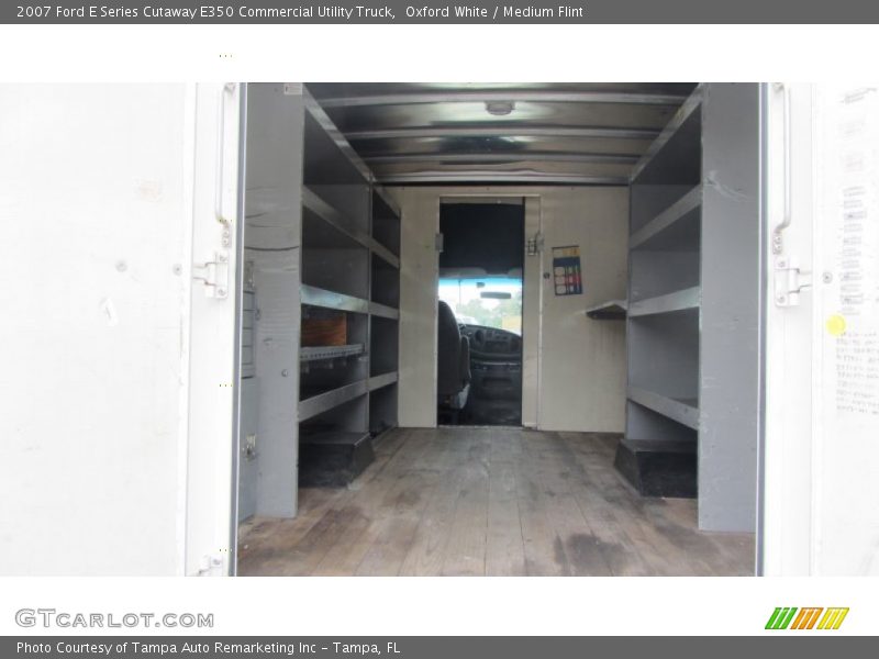 Oxford White / Medium Flint 2007 Ford E Series Cutaway E350 Commercial Utility Truck