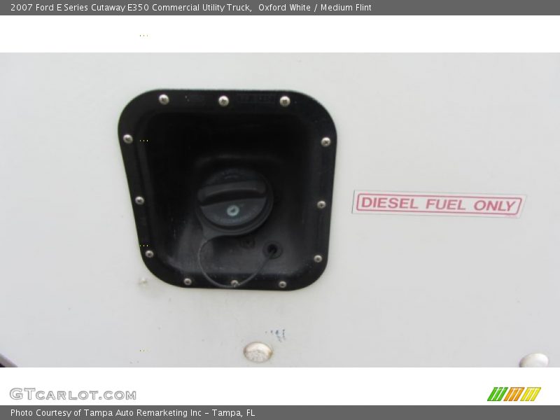 Oxford White / Medium Flint 2007 Ford E Series Cutaway E350 Commercial Utility Truck
