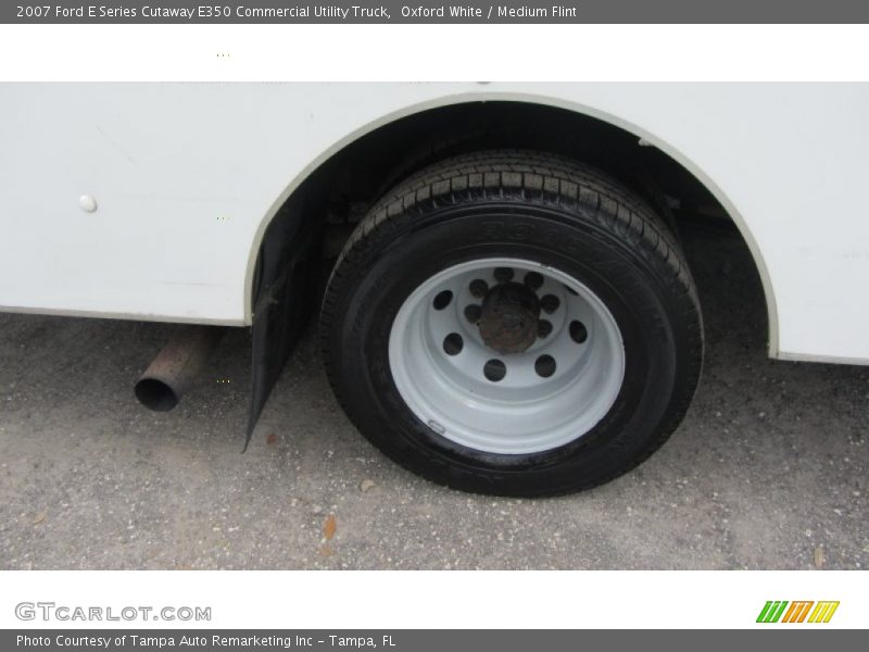 Oxford White / Medium Flint 2007 Ford E Series Cutaway E350 Commercial Utility Truck